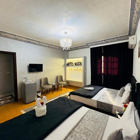 Pyramids Kingdom - Guest House Kafrat al Jabal Bagian luar foto