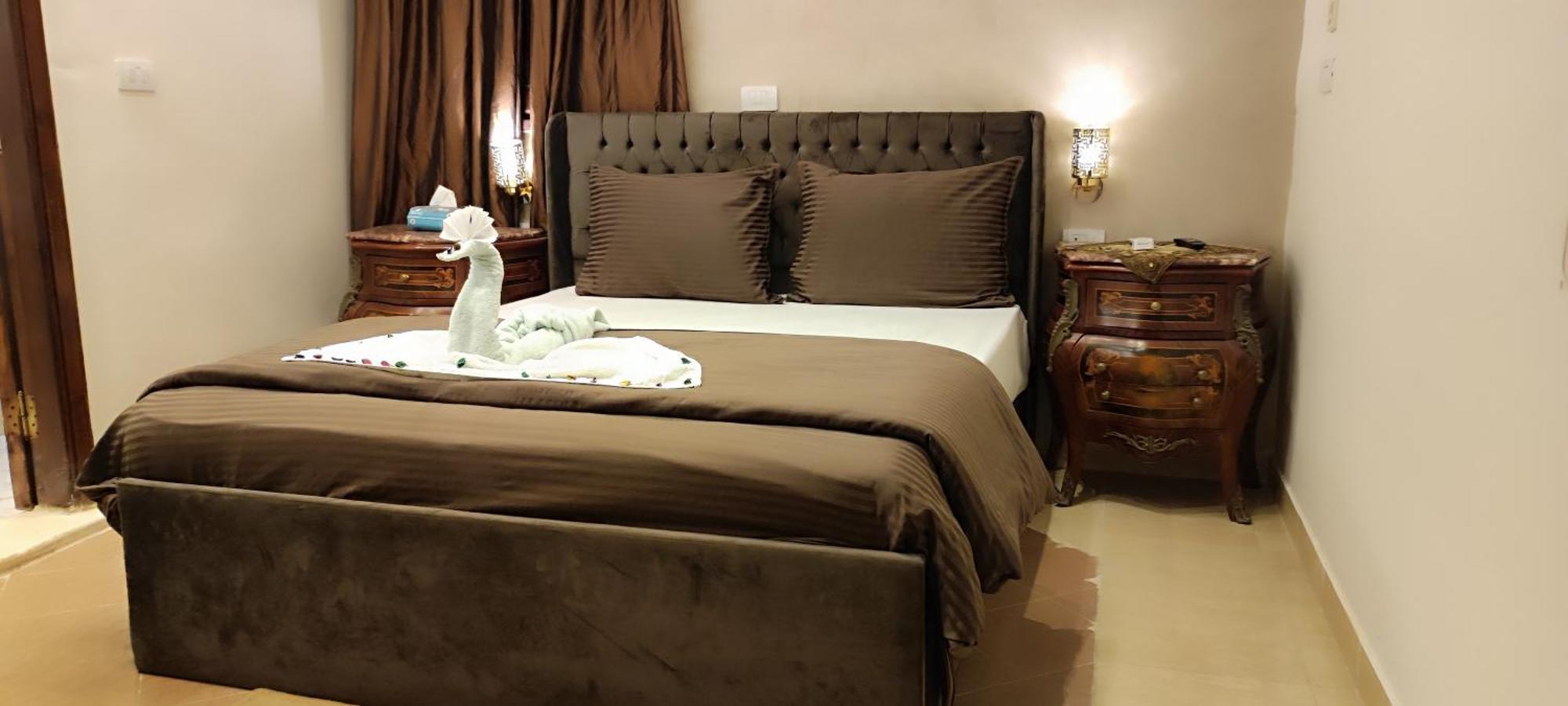 Pyramids Kingdom - Guest House Kafrat al Jabal Bagian luar foto
