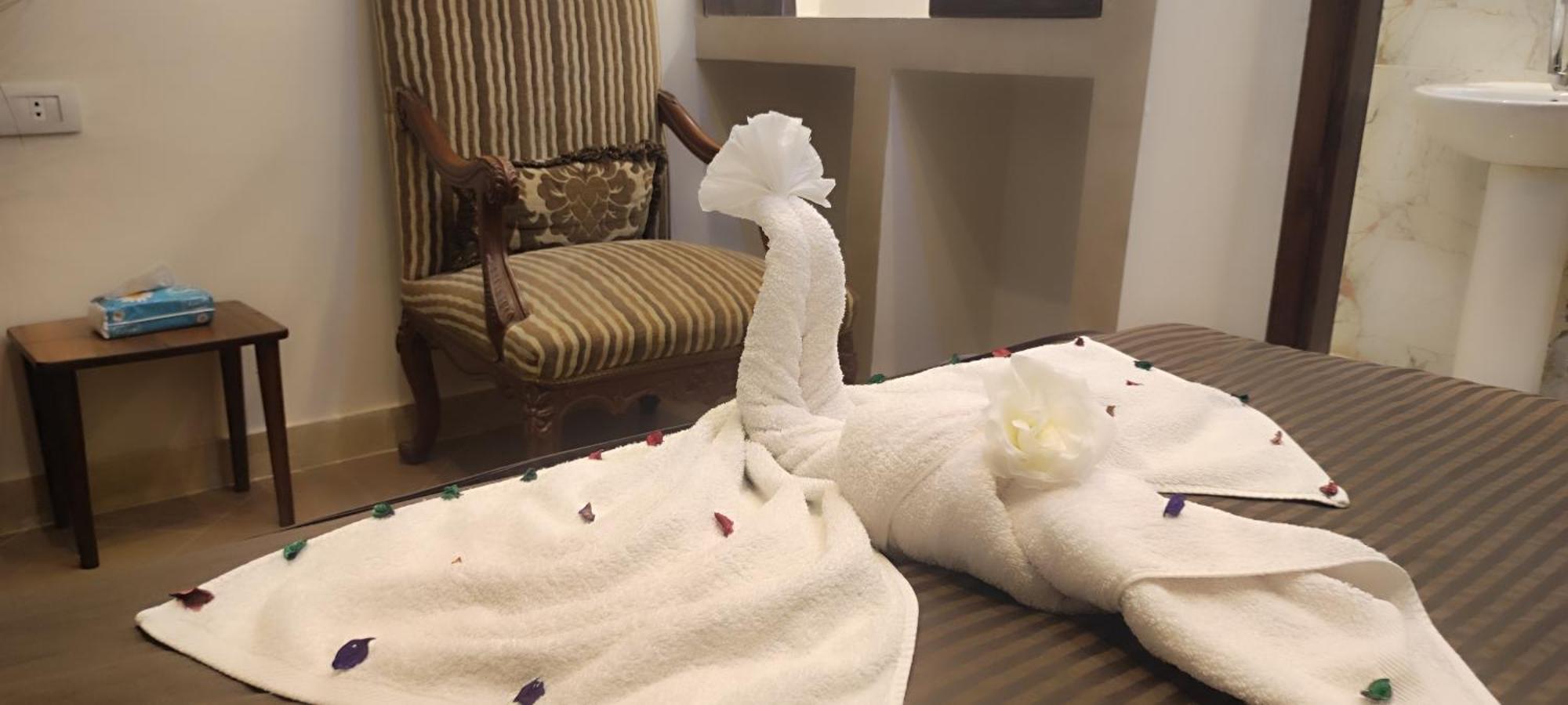 Pyramids Kingdom - Guest House Kafrat al Jabal Bagian luar foto