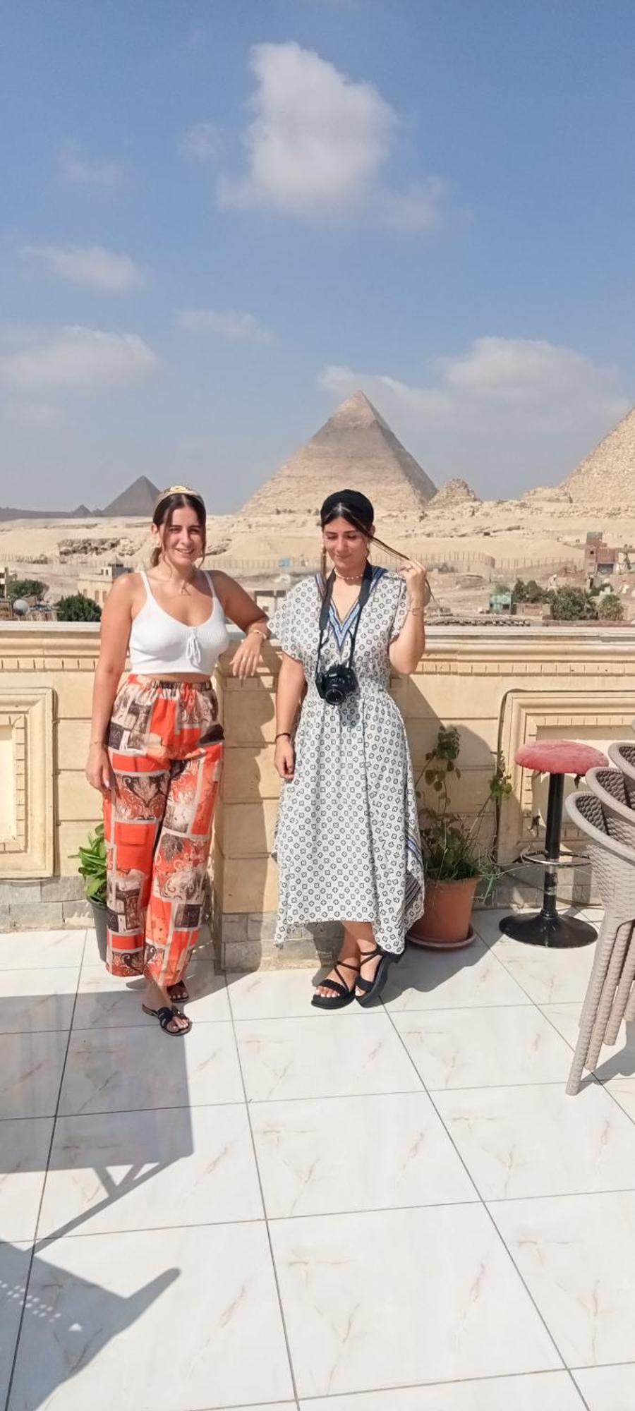 Pyramids Kingdom - Guest House Kafrat al Jabal Bagian luar foto