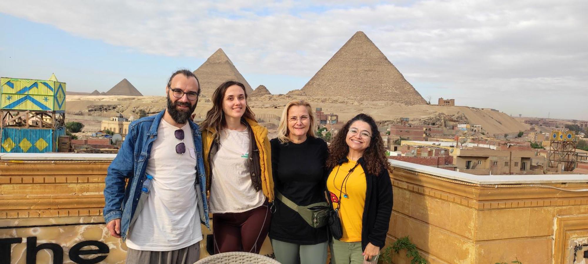 Pyramids Kingdom - Guest House Kafrat al Jabal Bagian luar foto