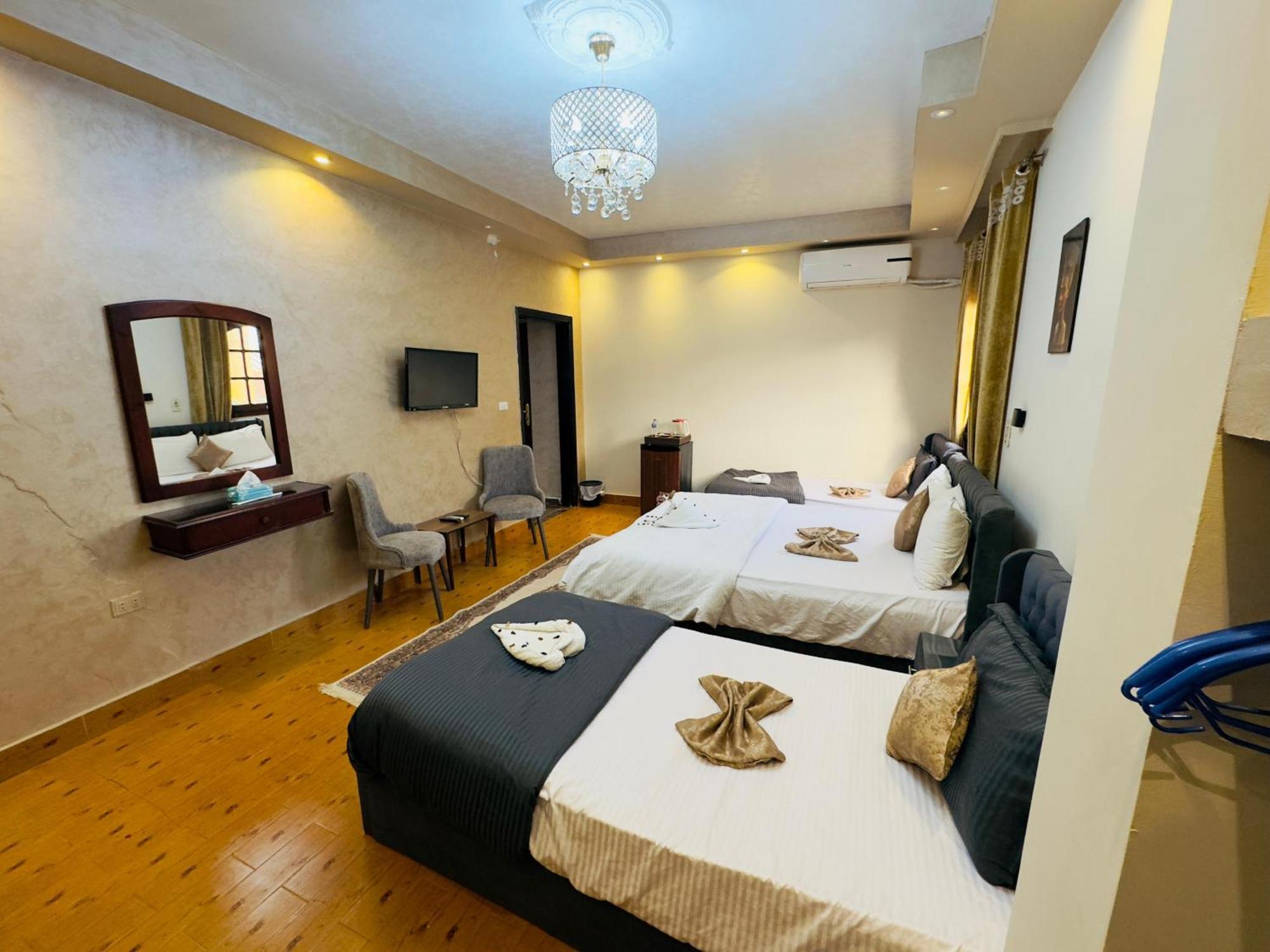 Pyramids Kingdom - Guest House Kafrat al Jabal Bagian luar foto